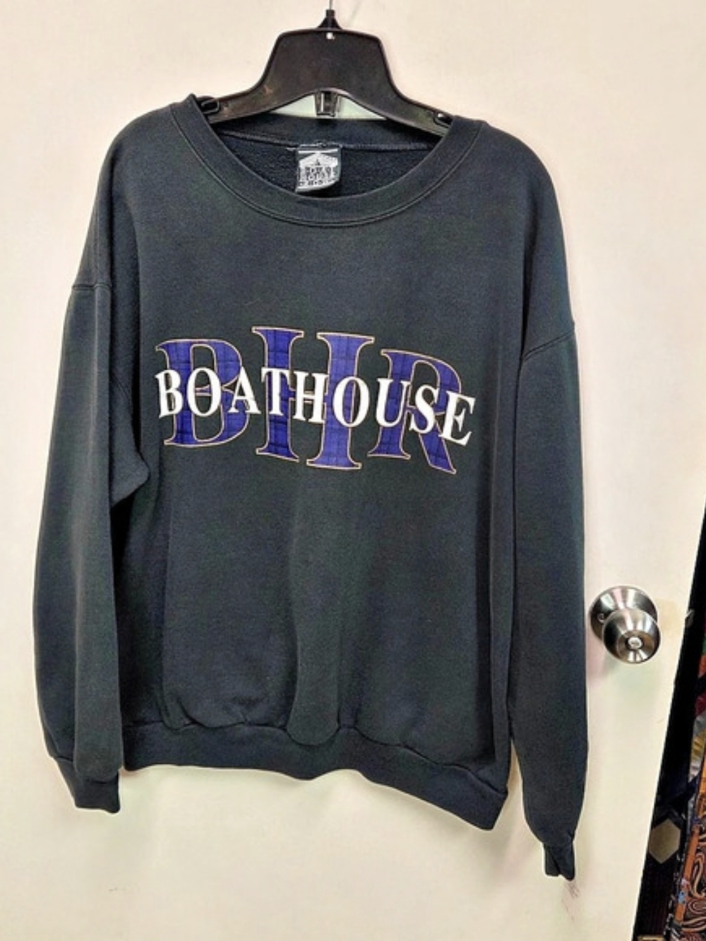 Vintage 90s Boathouse Row Graphic Crewneck Sweatshirt in Black & Purple Large